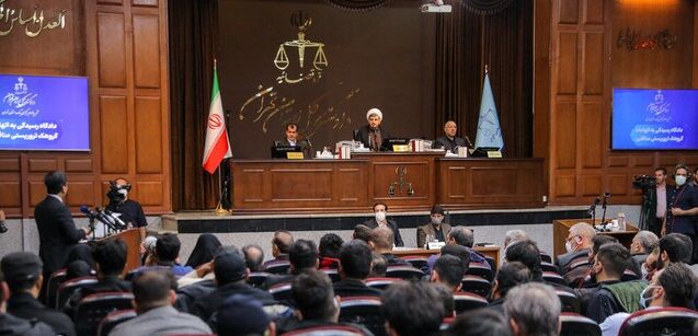 معصومه بلورچی متهم ردیف چهل و سوم دادگاه منافقین معصومه بلورچی متهم ردیف چهل و سوم دادگاه منافقین