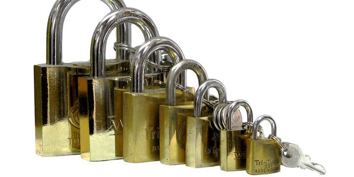 ۹۳۰ کارتن قفل آویز قاچاق ضبط شد ۹۳۰ کارتن قفل آویز قاچاق ضبط شد