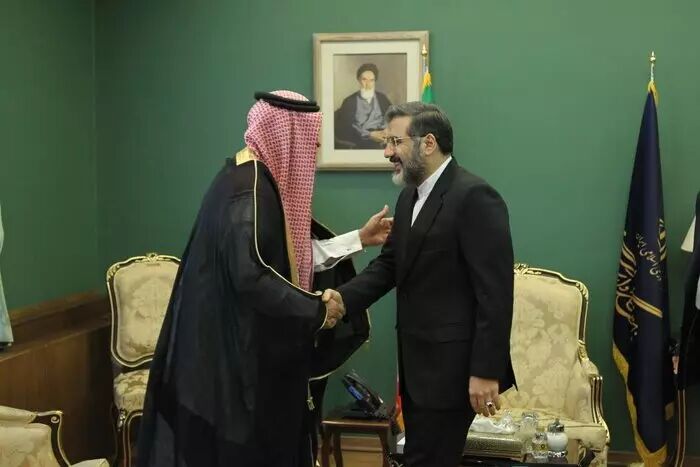 وزیر فرهنگ خواستار حل مشکل حج عمره شد/ سفیر عربستان: مسائل در حال حل شدن است وزیر فرهنگ خواستار حل مشکل حج عمره شد/ سفیر عربستان: مسائل در حال حل شدن است