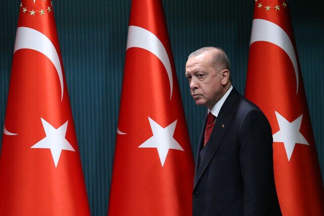 حرکت زشت اردوغان به دلیل نبوسیدن دست!/ عکس حرکت زشت اردوغان به دلیل نبوسیدن دست!/ عکس
