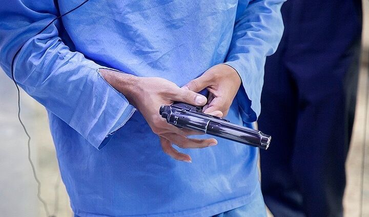 کشف جسد زن جوان در خودرویی در ارومیه کشف جسد زن جوان در خودرویی در ارومیه