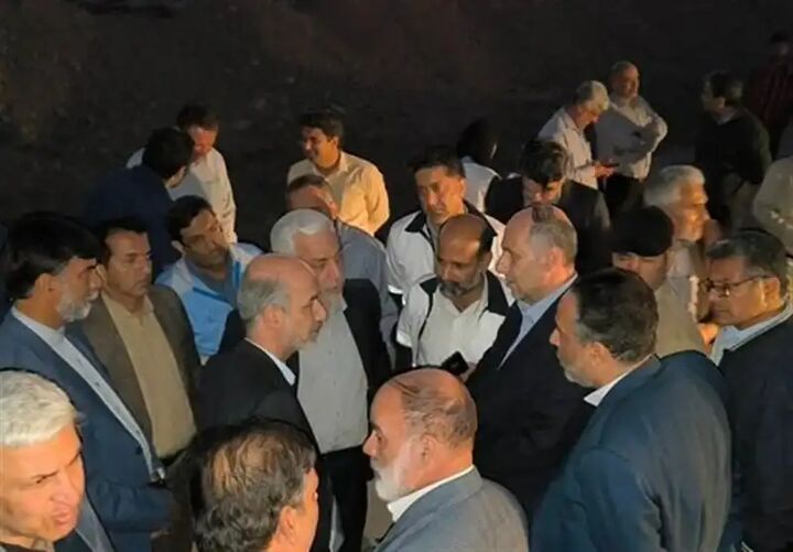 بازدید شبانه وزیر نیرو از طرح فوری و اضطراری تأمین آب شرب زهک بازدید شبانه وزیر نیرو از طرح فوری و اضطراری تأمین آب شرب زهک