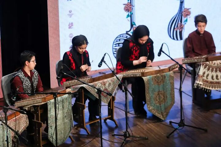 نوشه مخاطبانش را میهمان یک سفر خاطرهانگیز کرد نوشه مخاطبانش را میهمان یک سفر خاطرهانگیز کرد