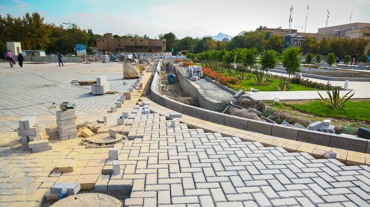 آغاز بازسازی و مرمت سنگفرش میدان امام حسین (ع)  آغاز بازسازی و مرمت سنگفرش میدان امام حسین (ع)