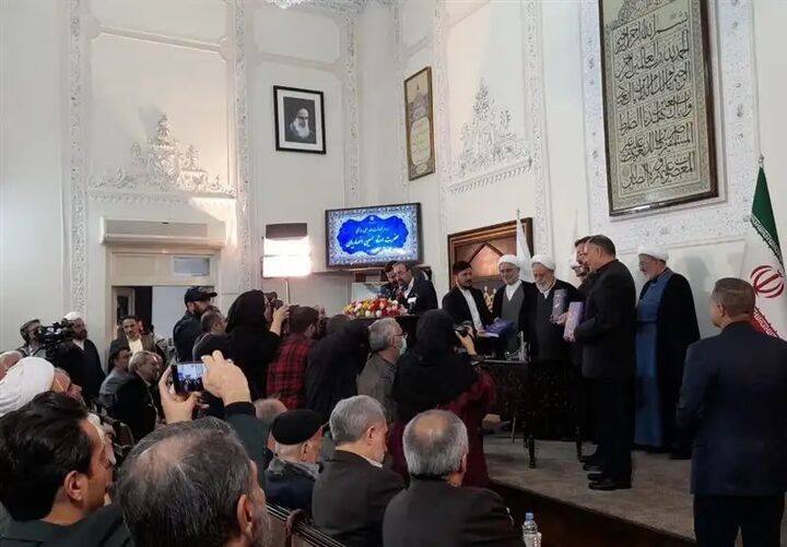 رونمایی از دو اثر شیخ حسین انصاریان با حضور وزیر فرهنگ رونمایی از دو اثر شیخ حسین انصاریان با حضور وزیر فرهنگ