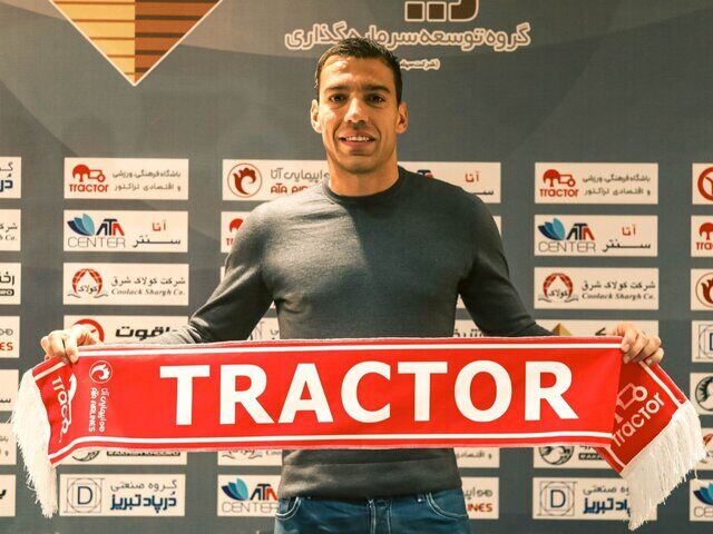 تراکتور از خرید اروپایی خود رونمایی کرد تراکتور از خرید اروپایی خود رونمایی کرد