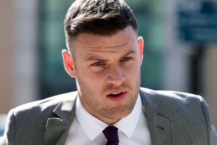 مهاجم سابق پرسپولیس زندانی شد مهاجم سابق پرسپولیس زندانی شد