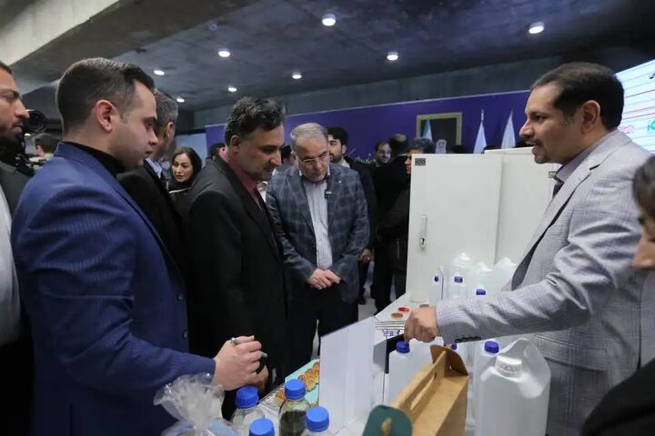 رونمایی از هشت محصول دانش بنیان زیستبوم فناوری نوآوری زنجان رونمایی از هشت محصول دانش بنیان زیستبوم فناوری نوآوری زنجان