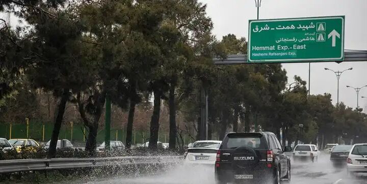 تشدید بارش در ۲۱ استان/ لغزندگی جاده‌ها