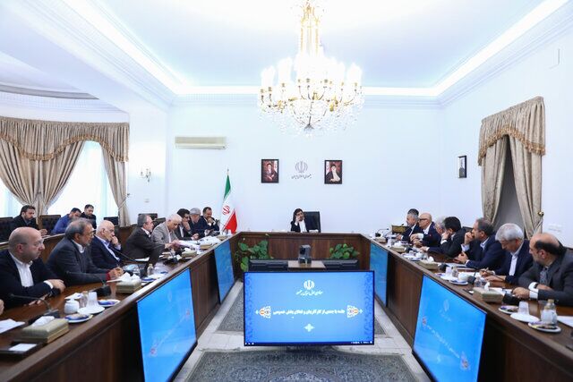 صمیمانه دست بخش خصوصی را میبوسم صمیمانه دست بخش خصوصی را میبوسم