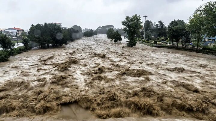 امداد رسانی به بیش از ۱۰ هزار آسیب دیده سیلاب سیستان و بلوچستان