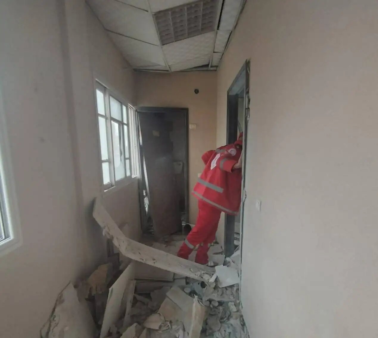 حمله توپخانه‌ای ارتش رژیم صهیونیستی به بیمارستان امل در خان‌یونس + عکس