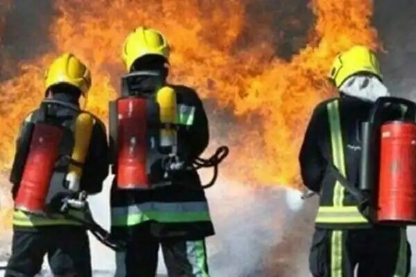 آتشسوزی شدید یک انبار مواد غذایی در سهراه تهرانپارس آتشسوزی شدید یک انبار مواد غذایی در سهراه تهرانپارس