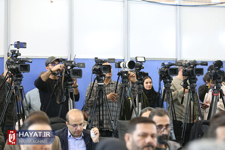نشست خبری سخنگوی وزارت امور خارجه در نمایشگاه مطبوعات