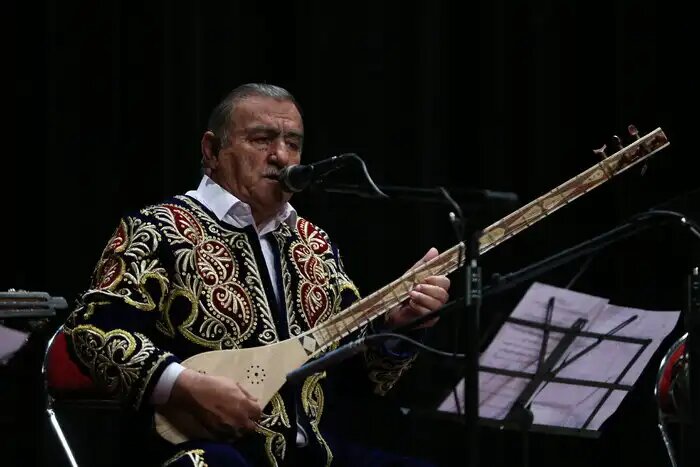 مرحوم «دولتمند خالُف» دلبسته زبان فارسی بود