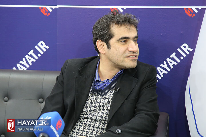 منتقد داخل کشور سوپاپ اطمینان نیست/ مجلسیها نماینده پولدارها هستند + فیلم منتقد داخل کشور سوپاپ اطمینان نیست/ مجلسیها نماینده پولدارها هستند + فیلم