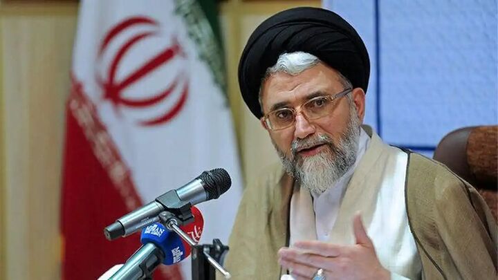 ارتش باعث سربلندی ملت ایران است ارتش باعث سربلندی ملت ایران است