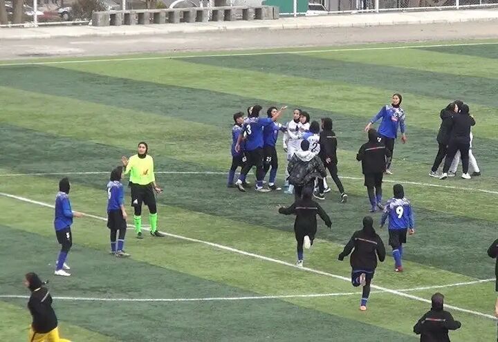 کانی کردستان در آستانه سقوط از لیگ برتر فوتبال زنان ایران کانی کردستان در آستانه سقوط از لیگ برتر فوتبال زنان ایران