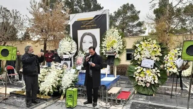 «پردیس افکاری» با همراهی دوستان و همکاراناش به خاک سپرده شد «پردیس افکاری» با همراهی دوستان و همکاراناش به خاک سپرده شد