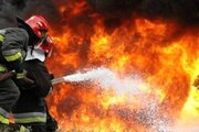یک ساختمان نیمه کاره در جنوب تهران آتش گرفت‌