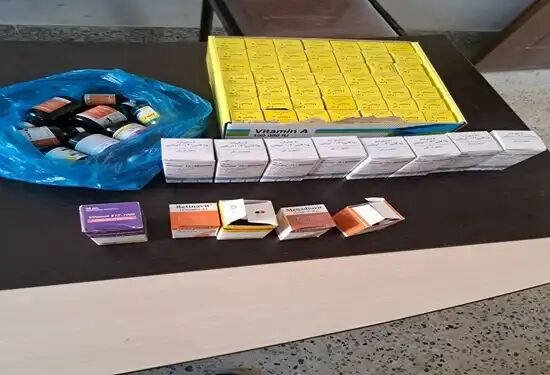 کشف۶۷ قلم دارو و واکسن تاریخ مصرف گذشته در شهرستان ایلام کشف۶۷ قلم دارو و واکسن تاریخ مصرف گذشته در شهرستان ایلام