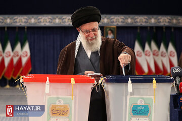 تصاویر/ حضور رهبر انقلاب در انتخابات مجلس شورای اسلامی و مجلس خبرگان رهبری