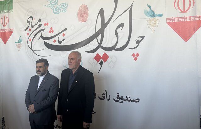 وزیر ارشاد در تالار وحدت: روشنفکر ایرانی عامل وحدت جامعه است وزیر ارشاد در تالار وحدت: روشنفکر ایرانی عامل وحدت جامعه است