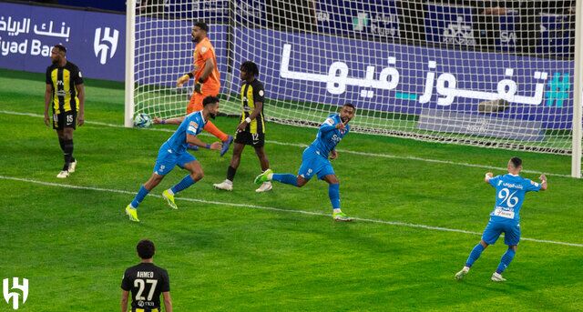 الاتحاد هم برابر الهلال زانو زد الاتحاد هم برابر الهلال زانو زد