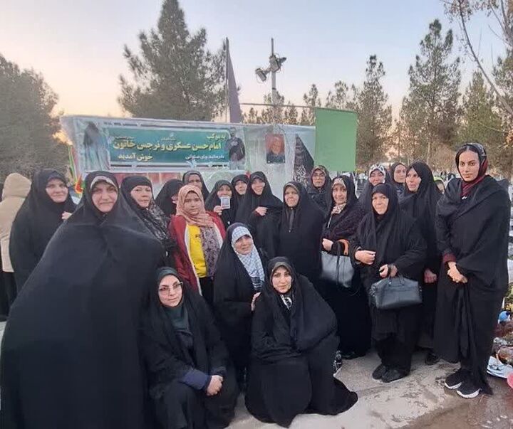 دیدار جمعی از خانواده شهدا با مادر شهید مصطفی علیدادی + فیلم دیدار جمعی از خانواده شهدا با مادر شهید مصطفی علیدادی + فیلم