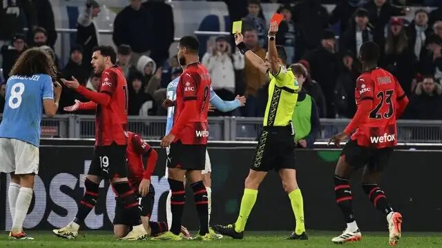 داور جنجالساز سری آ محروم شد داور جنجالساز سری آ محروم شد