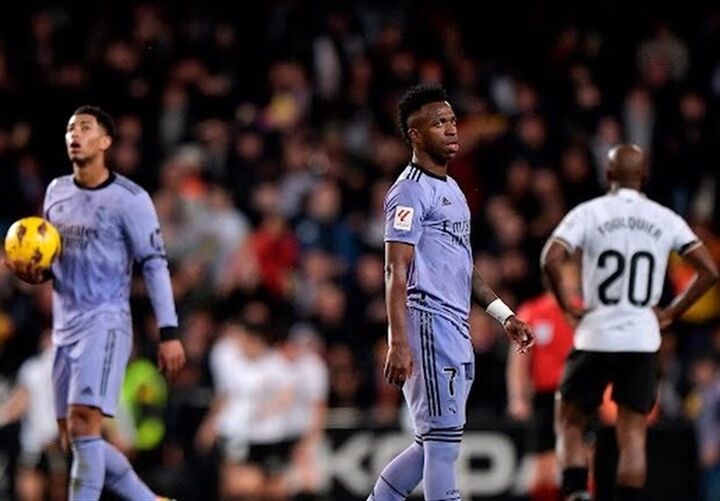 توقف رئال در بازی عجیب و غریب و جنجالی توقف رئال در بازی عجیب و غریب و جنجالی