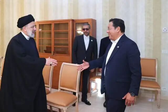 روسای جمهور ایران و بولیوی بر تقویت همکاریها در حوزههای تجارت، انرژی و خدمات فنی تاکید کردند روسای جمهور ایران و بولیوی بر تقویت همکاریها در حوزههای تجارت، انرژی و خدمات فنی تاکید کردند