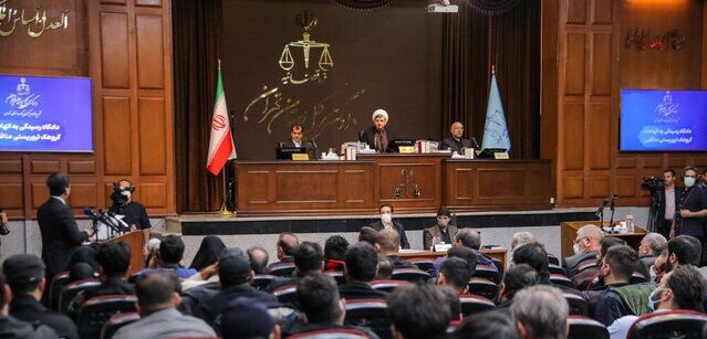 معرفی متهمان دادگاه منافقین/ فاطمه آدرسی متهم ردیف شصتم معرفی متهمان دادگاه منافقین/ فاطمه آدرسی متهم ردیف شصتم