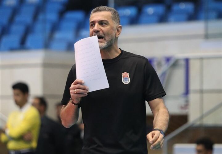 عطایی با فولاد تمدید کرد عطایی با فولاد تمدید کرد