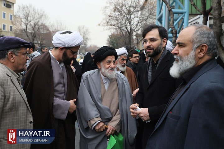 مراسم تشییع پیکر آیت الله محمد امامی کاشانی