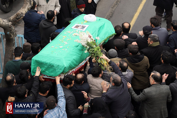 مراسم تشییع پیکر آیت الله محمد امامی کاشانی