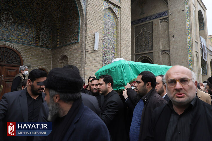 مراسم تشییع پیکر آیت الله محمد امامی کاشانی