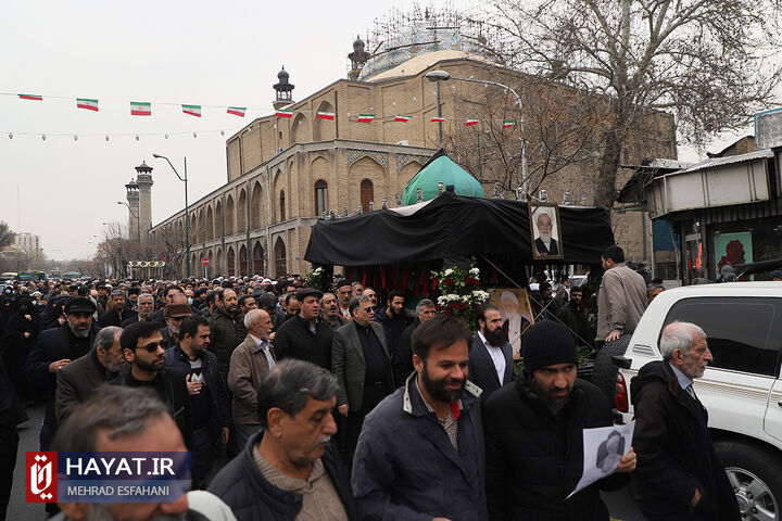 مراسم تشییع پیکر آیت الله محمد امامی کاشانی
