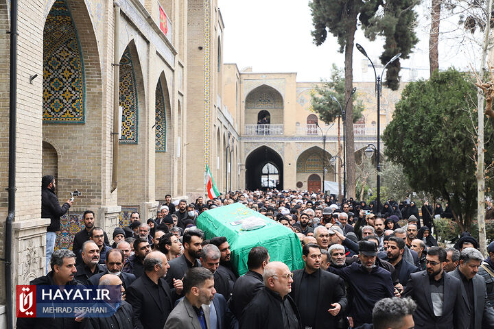 مراسم تشییع پیکر آیت الله محمد امامی کاشانی