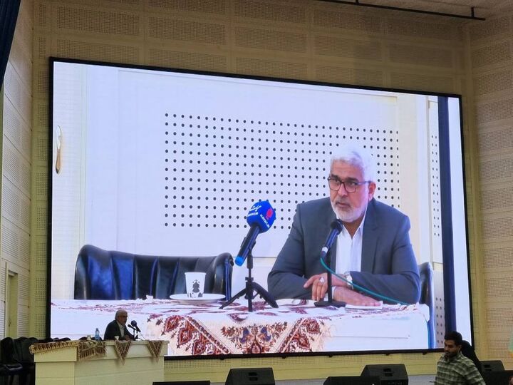 باید تقدس خانواده شهدا و ایثارگران حفظ شود/ نتوانستهایم حق ایثارگران را به درستی و منطبق با قانون ادا کنیم باید تقدس خانواده شهدا و ایثارگران حفظ شود/ نتوانستهایم حق ایثارگران را به درستی و منطبق با قانون ادا کنیم