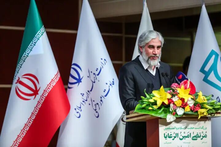 شناخت هنرمندان گمنام انقلاب اسلامی ضروری است شناخت هنرمندان گمنام انقلاب اسلامی ضروری است
