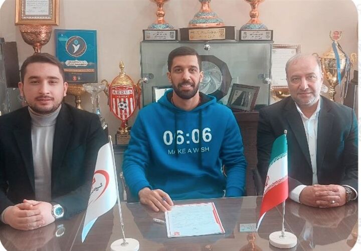 قرارداد سنگ سفیدی و آقای گل لیگ برتر با گیتیپسند تمدید شد قرارداد سنگ سفیدی و آقای گل لیگ برتر با گیتیپسند تمدید شد