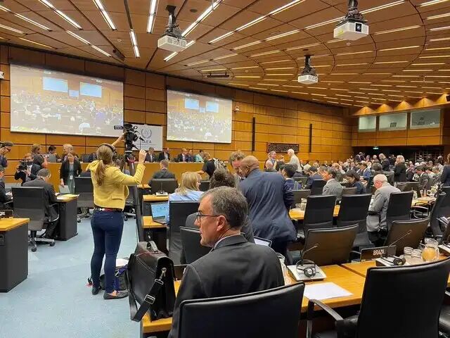 تاکید اتحادیه اروپا بر حلوفصل دیپلماتیک مسئله هستهای ایران تاکید اتحادیه اروپا بر حلوفصل دیپلماتیک مسئله هستهای ایران