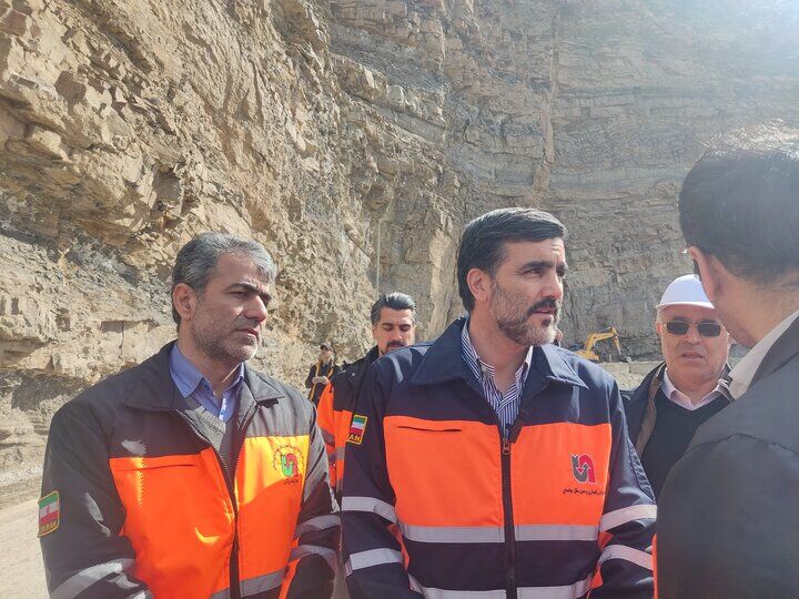 وجود ۹ نقطه ریزشی در محور کندوان وجود ۹ نقطه ریزشی در محور کندوان