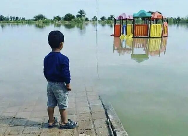 ویژه برنامه هایی برای کودکان مناطق سیل زده ویژه برنامه هایی برای کودکان مناطق سیل زده