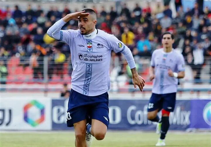 تعویض طلایی نویدکیا و فرار مس رفسنجان از شکست در دقیقه ۹۰/ تراکتور به یک امتیاز قناعت کرد تعویض طلایی نویدکیا و فرار مس رفسنجان از شکست در دقیقه ۹۰/ تراکتور به یک امتیاز قناعت کرد