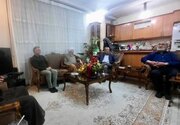 دیدار رئیس هیت فوتبال تهران با خانواده شهید مدافع حرم