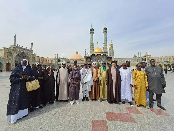 سفیر بورکینافاسو به حرم مطهر حضرت معصومه (س) مشرف شد سفیر بورکینافاسو به حرم مطهر حضرت معصومه (س) مشرف شد