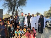 اهدای پیراهن تیم ملی و پرسپولیس به کودکان سیستان و بلوچستان