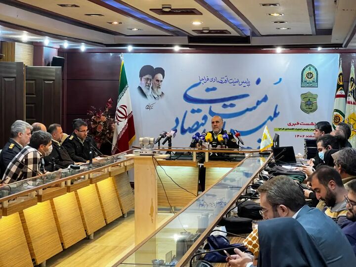 بدهی کوروش کمپانی به مردم حدود ۲۰۰ میلیارد تومان است/ ۵ عنصر اصلی این شرکت دستگیر شدهاند بدهی کوروش کمپانی به مردم حدود ۲۰۰ میلیارد تومان است/ ۵ عنصر اصلی این شرکت دستگیر شدهاند